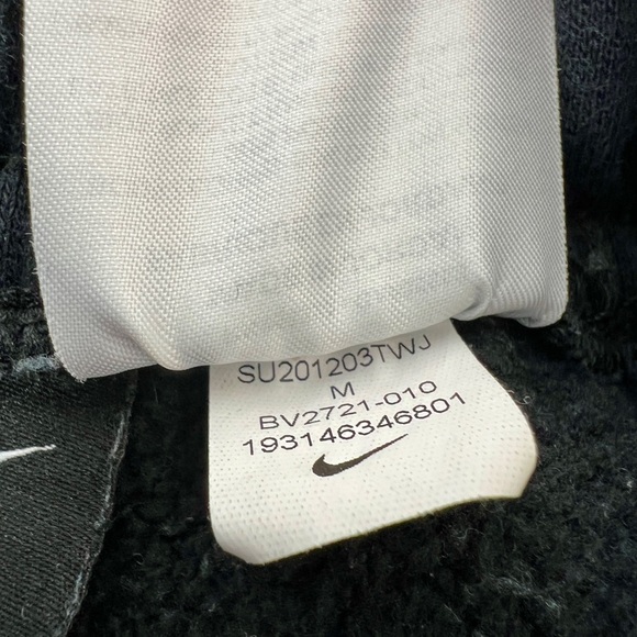 Lot of two Nike Sportswear Club Fleece shorts Size Medium - Picture 11 of 16